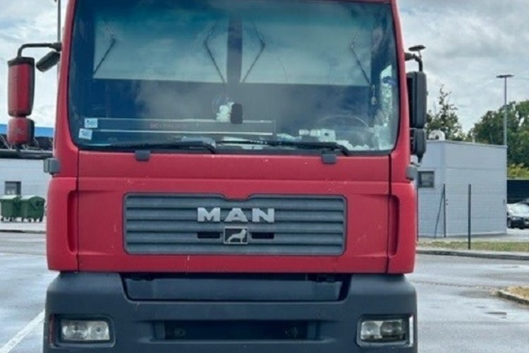 Slika /17139 Os kamion s poluprikolicom/Kamion man.jpg